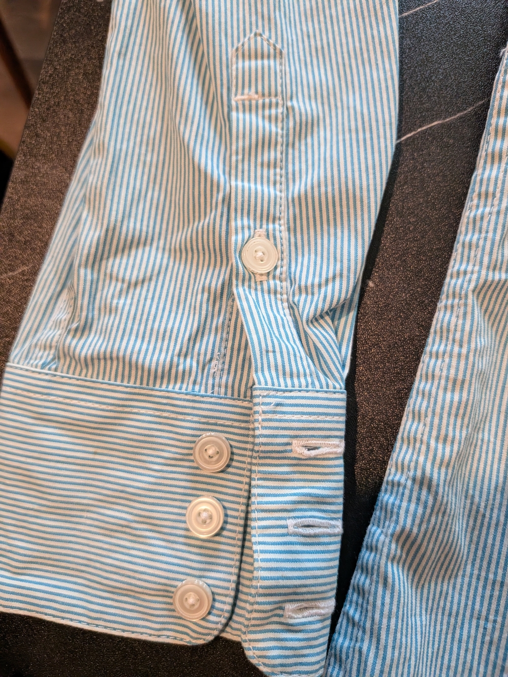 Ariat Light Blue and White Striped Casual Button-Down Shirt - Picture 5 of 9